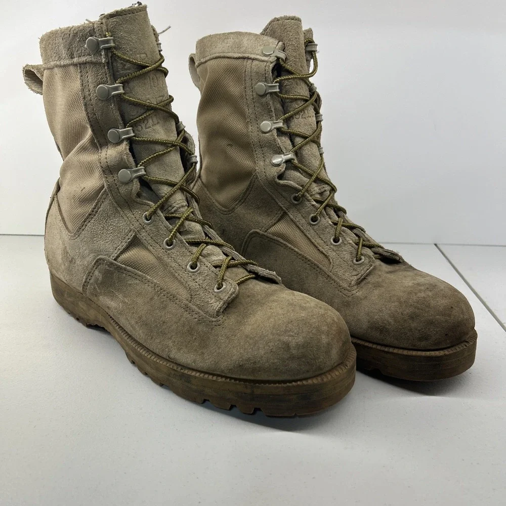 Wellco 330 Cold Weather Combat Boots Men's Size 13 Desert/Tan Waterproof Vibram